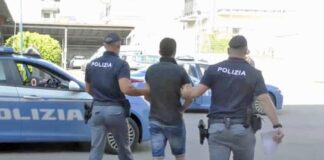 Acerra, sorpreso a spacciare in strada: arrestato 19enne
