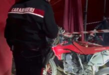 Stuntman muore durante lo spettacolo nella sfera d’acciaio del circo a Sant’Anastasia