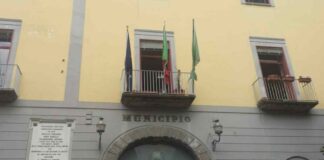 Sant’Anastasia, scontro in strada tra il sindaco Esposito e Gifuni: intervento dei carabinieri e ricoveri in ospedale