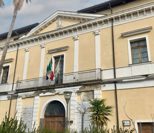 Torre del Greco, il sindaco Mennella chiede nuove aree di sosta gratuita in via Lava Troia