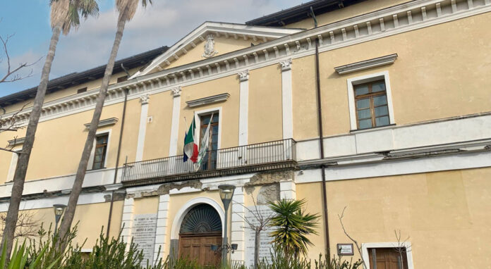 Torre del Greco, il sindaco Mennella chiede nuove aree di sosta gratuita in via Lava Troia