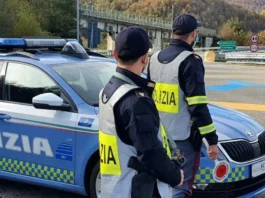 Autostrada A16, rapina in area di servizio: arrestate 3 persone