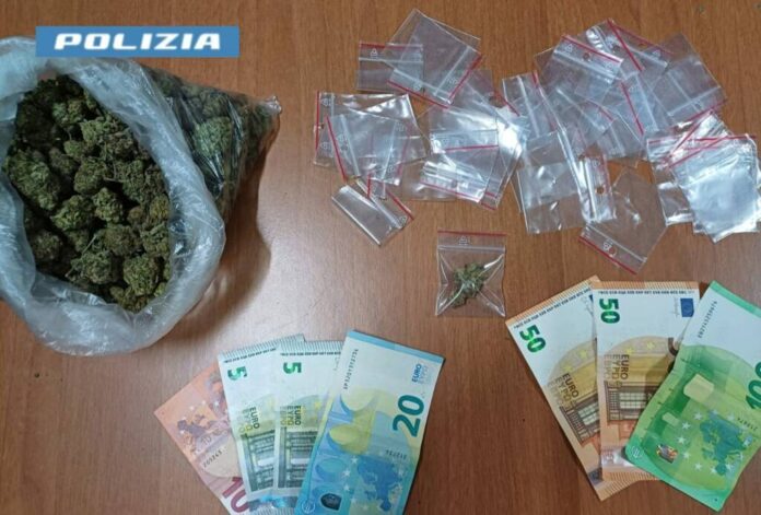 Napoli, Garibaldi: sorpreso con la droga, 31enne arrestato dalla Polizia