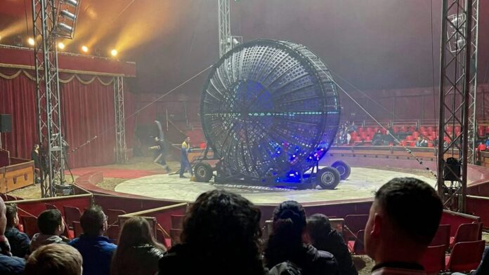 Sant’Anastasia, tragedia al circo: morto uno stuntman, spettacoli annullati