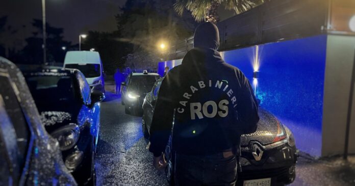 Giugliano in Campania: sei arresti per estorsioni e legami con il clan Mallardo Giugliano in Campania: sei arresti per estorsioni e legami con il clan Mallardo