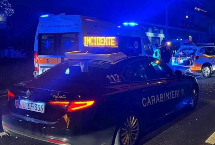 Incidente sull'A2: perde il controllo dell’auto e finisce fuori carreggiata, morto un 54enne Incidente sull'A2: perde il controllo dell’auto e finisce fuori carreggiata, morto un 54enne