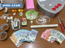 Napoli: sorpresa con la droga, arrestata una donna dalla Polizia