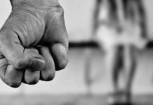 Acerra, aggredisce la moglie: arrestato 61enne per maltrattamenti in famiglia