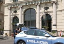 Napoli, 23enne arrestato: eseguita ordinanza di custodia cautelare per rapina e lesioni Napoli, 23enne arrestato: eseguita ordinanza di custodia cautelare per rapina e lesioni