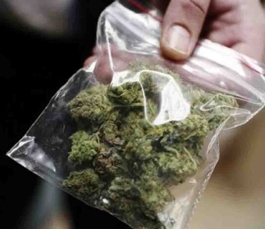 San Giorgio a Cremano, evade dai domiciliari con 94 grammi di marijuana: 24enne arrestato da un maresciallo fuori servizio