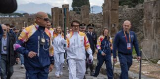 La Fiamma Olimpica a Pompei, sorpresa Jackie Chan tra gli Scavi