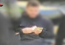 Napoli e provincia, smantellata la “centrale operativa” delle truffe agli anziani