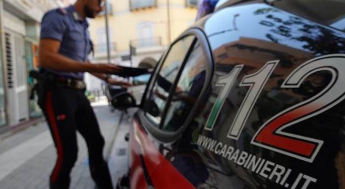 Napoli, Centro Direzionale: ruba l’e-bike a un 16enne e lo minaccia con un coltello. Carabinieri arrestano un 42enne