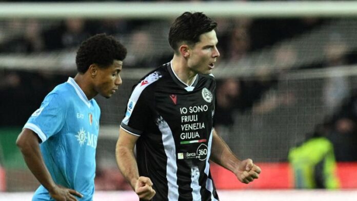 Napoli in frantumi a Udine