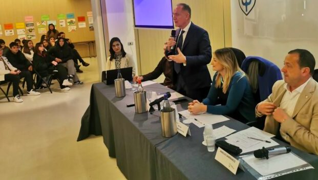 Torre del Greco, al via la terza edizione del Premio “Giovanni Guarino”: il tema 2025 è “Legalità è… fraternità” Torre del Greco, al via la terza edizione del Premio “Giovanni Guarino”: il tema 2025 è “Legalità è… fraternità”