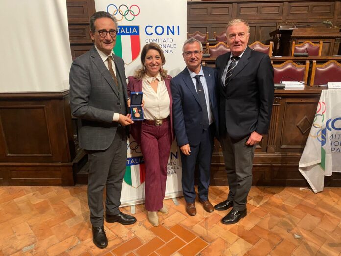 Festa grande al Circolo Nautico Torre del Greco: doppio premio Coni per presidente e velista