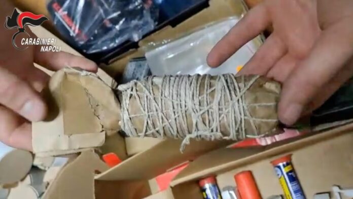 Capodanno alle porte, scatta l’allarme botti: sequestrati 44 chili di esplosivo tra Napoli e provincia Capodanno alle porte, scatta l’allarme botti: sequestrati 44 chili di esplosivo tra Napoli e provincia