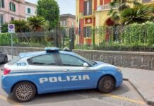 Napoli, Scampia, sorpreso a spacciare in strada: arrestato 47enne dalla Polizia Scampia, sorpreso a spacciare in strada: arrestato 47enne dalla Polizia