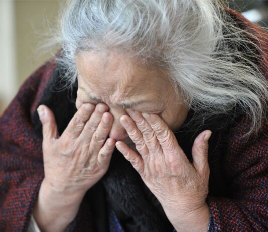 Truffe agli anziani in tutta Italia: 21 misure cautelari, base operativa a Napoli