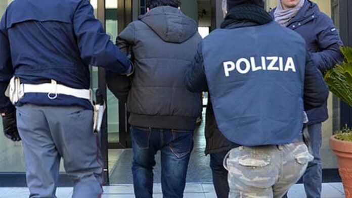 San Pietro a Patierno, evade dai domiciliari e spaccia droga: arrestato 47enne