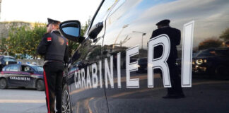Casoria, si presenta in caserma con una pistola nei pantaloni: 24enne arrestato dai Carabinieri