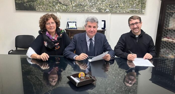 Castellammare di Stabia rafforza la sua rete solidale: firmati tre accordi per un welfare più vicino alle persone Castellammare di Stabia rafforza la sua rete solidale: firmati tre accordi per un welfare più vicino alle persone