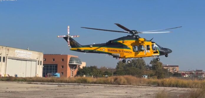 elicottero guardia di finanza napoli