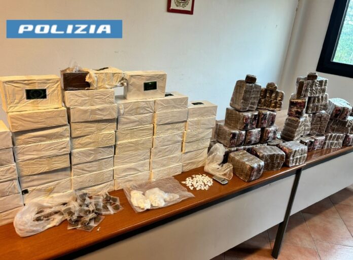 San Giovanni a Barra, maxi sequestro di droga: oltre 60 chili di hashish e cocaina. Arrestato un 21enne