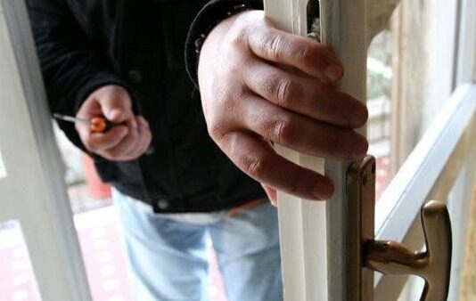 Spari durante un furto a Bacoli, arrestato a Quarto: notte di paura nel Napoletano