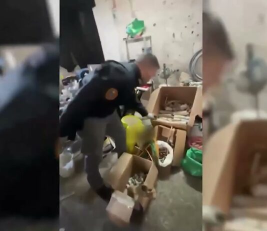 Sant’Antimo, scoperta fabbrica illegale di fuochi d’artificio: denunciato un 34enne