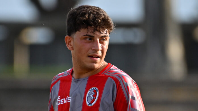 Napoli, accoltellato nella notte a Chiaia: calciatore 18enne operato d’urgenza, è in rianimazione