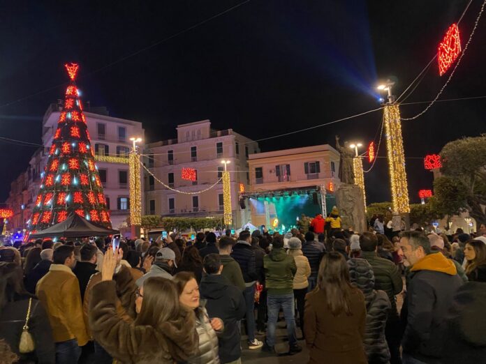 Natale a Torre del Greco: successo per i primi due concerti a piazza Santa Croce