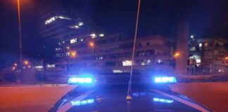 Scampia: tentano di rubare i fari di un’auto. Arrestati due uomini dalla Polizia