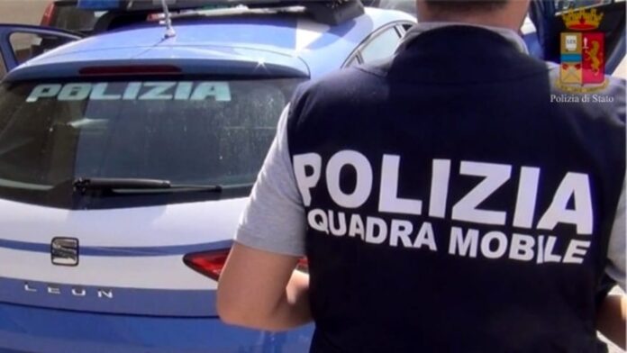 Casoria, tenta il “cavallo di ritorno” per un’auto rubata: arrestato 20enne dalla Polizia Casoria, tenta il “cavallo di ritorno” per un’auto rubata: arrestato 20enne dalla Polizia