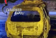 Pollena Trocchia, incendio a un’auto in via Cappelli: indagini in corso Pollena Trocchia, incendio a un’auto in via Cappelli: indagini in corso