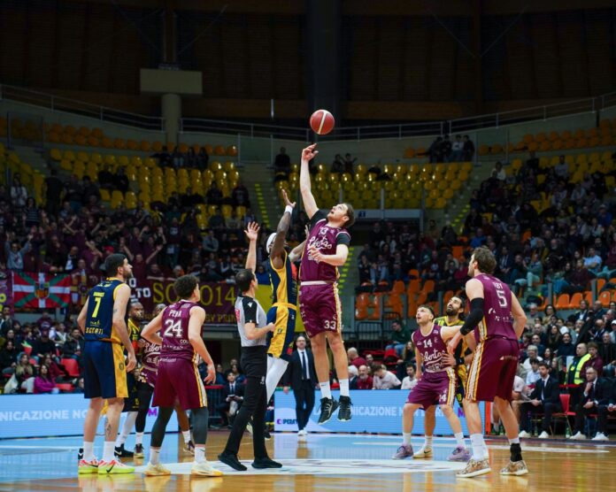 La Givova crolla nella ripresa: blackout totale e sconfitta a Livorno