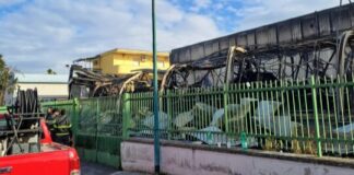 Incendio a Mariglianella, primi dati sugli effetti ambientali: in calo le concentrazioni degli inquinanti