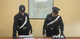Portici, spaccio in via Università: 40enne arrestata dai Carabinieri con droga e pizzini contabili