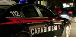 Bagnoli, follia alcolica in stazione: rissa a colpi di coltelli e bastoni
