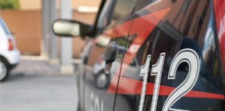 112, auto dei carabinieri parcheggiata