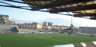 Torre Annunziata, sposi sul campo dello stadio Giraud: scatta la denuncia del Comune