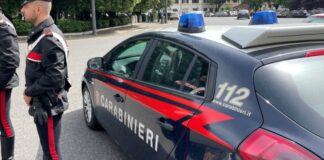 Portici, danneggia auto in sosta e insulta una carabiniera: arrestato un 54enne
