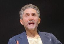 “Il Sindaco Scomparso”: a Napoli uno spettacolo di teatro civile sulla memoria e la giustizia