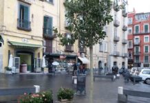 Napoli, sparatoria in Piazza Carolina: fermato un minorenne per tentato omicidio aggravato