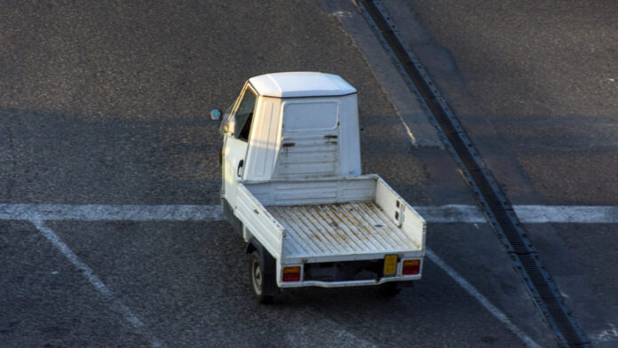 Napoli, tentato furto di un Ape Car al Vomero: denunciati due minori di 13 e 14 anni