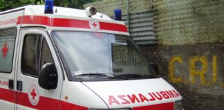 Ercolano, tenta il suicidio ingerendo acido muriatico: grave ritardo nei soccorsi