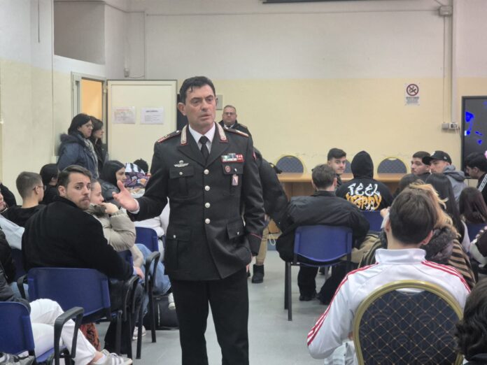 Bullismo e cyberbullismo: gli studenti del Ferraioli a confronto con i Carabinieri
