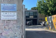 Ponticelli, scuola senza bagni e lezioni ferme da settimane: le mamme “occupano” l’istituto per difendere il diritto allo studio