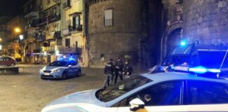 Napoli, Piazza Porta Nolana, sorpreso con la droga: arrestato un 23enne dalla Polizia