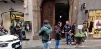 Sparatoria tra giovani nel centro di Napoli: sette fermi, coinvolti anche minorenni